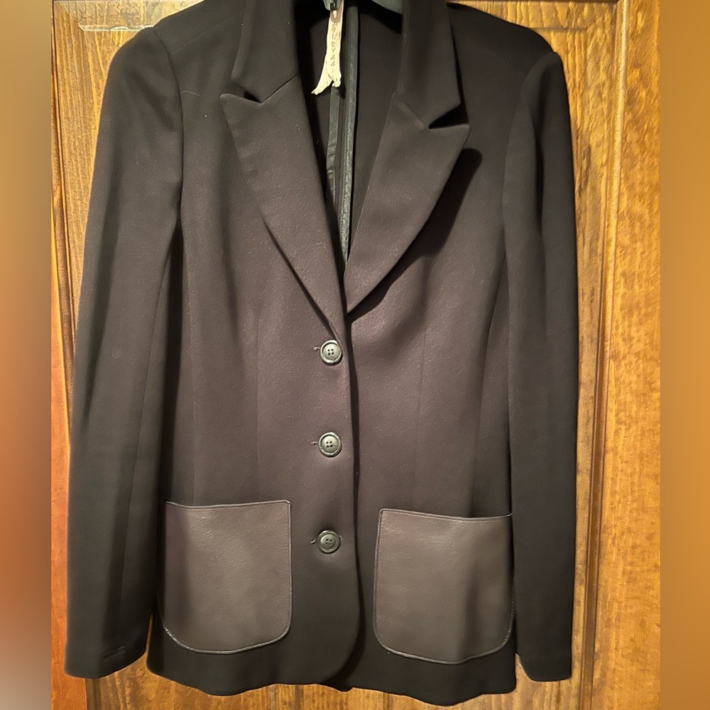 Bailey 44 black blazer